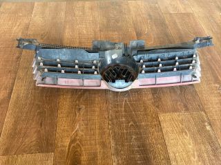 bontott VW BORA Hűtőrács