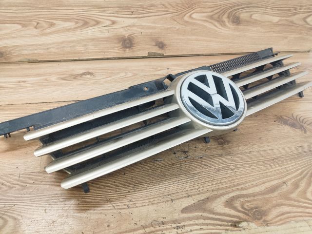 bontott VW BORA Hűtőrács