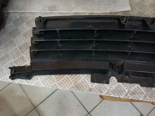 bontott VW BORA Hűtőrács