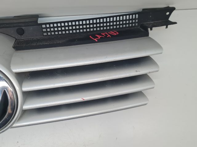 bontott VW BORA Hűtőrács