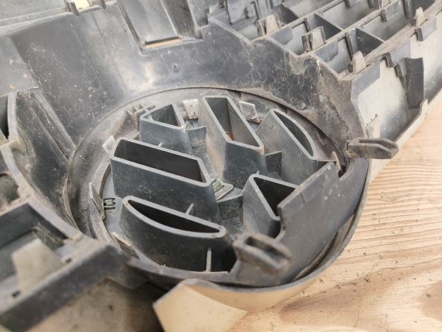 bontott VW BORA Hűtőrács