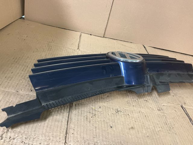 bontott VW BORA Hűtőrács