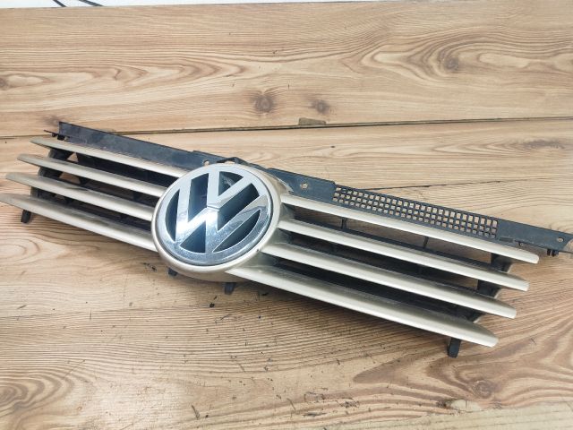 bontott VW BORA Hűtőrács