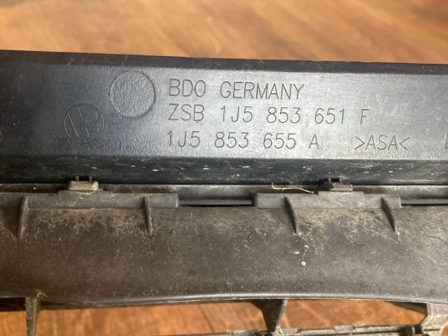 bontott VW BORA Hűtőrács