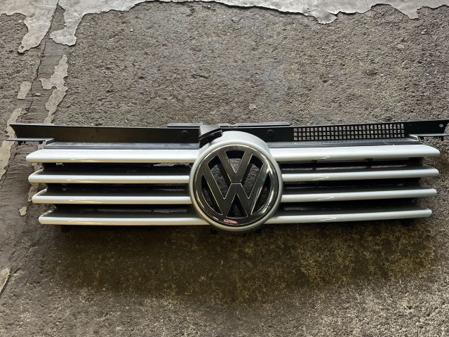 bontott VW BORA Hűtőrács