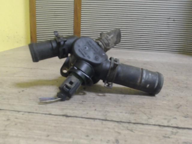 bontott VW BORA Hűtővíz Elosztó Cső