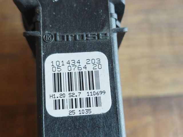 bontott VW BORA Jobb első Ablakemelő Motor