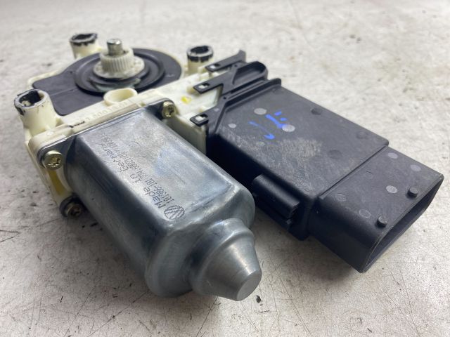 bontott VW BORA Jobb első Ablakemelő Motor