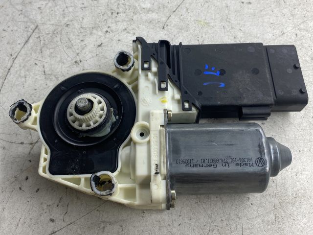 bontott VW BORA Jobb első Ablakemelő Motor