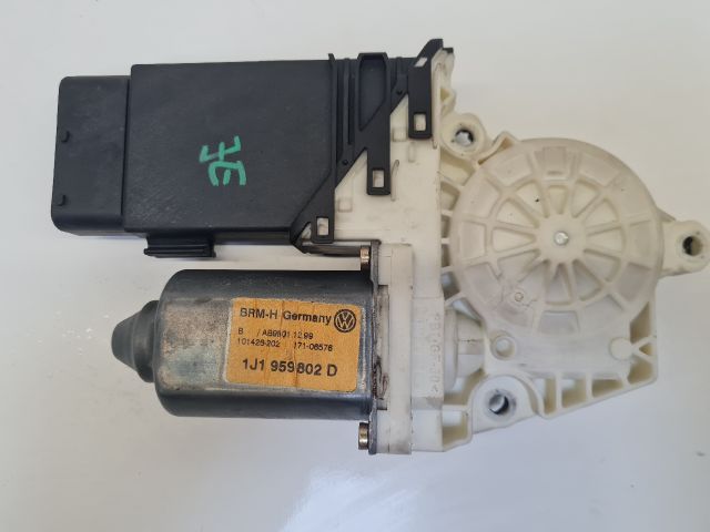 bontott VW BORA Jobb első Ablakemelő Motor