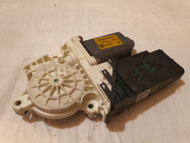 bontott VW BORA Jobb első Ablakemelő Motor