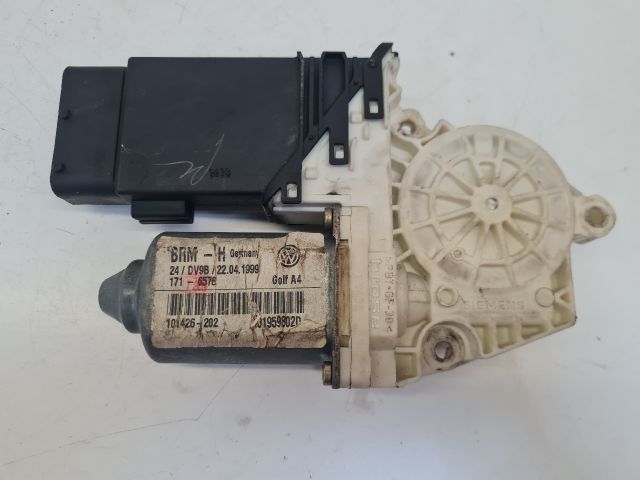 bontott VW BORA Jobb első Ablakemelő Motor