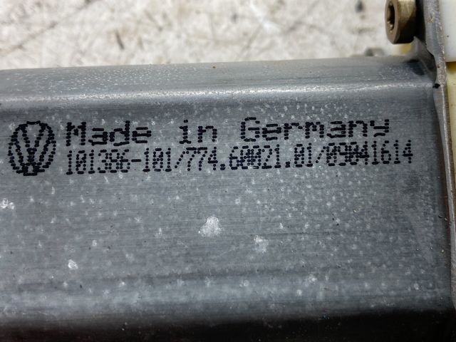 bontott VW BORA Jobb első Ablakemelő Motor