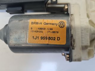 bontott VW BORA Jobb első Ablakemelő Motor