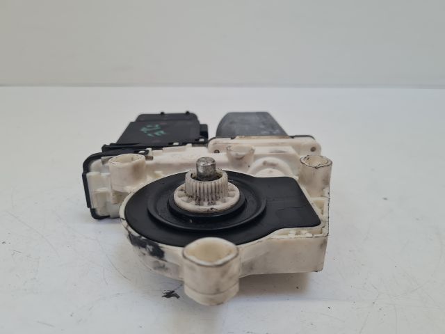 bontott VW BORA Jobb első Ablakemelő Motor