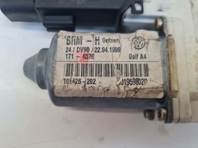 bontott VW BORA Jobb első Ablakemelő Motor