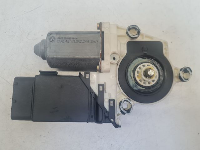 bontott VW BORA Jobb első Ablakemelő Motor