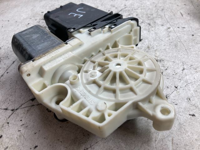 bontott VW BORA Jobb első Ablakemelő Motor