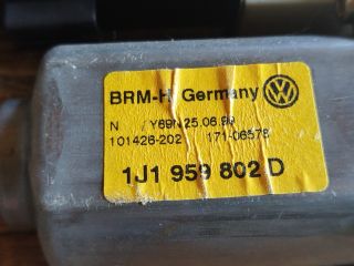 bontott VW BORA Jobb első Ablakemelő Motor