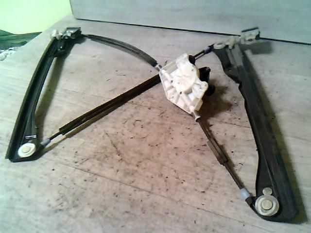 bontott VW BORA Jobb első Ablakemelő Szerkezet (Mechanikus)