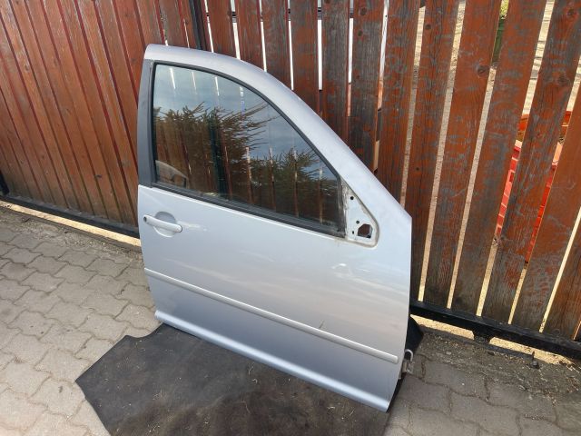 bontott VW BORA Jobb első Ajtó (Részeivel)