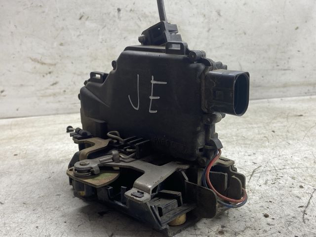 bontott VW BORA Jobb első Ajtózár