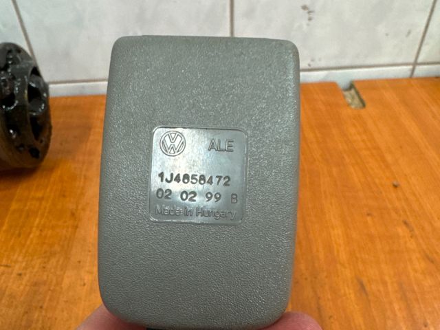 bontott VW BORA Jobb első Biztonsági Öv Csat