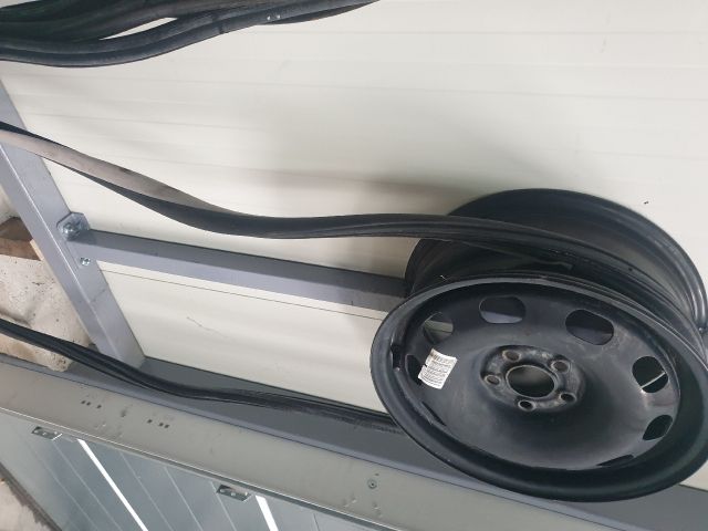 bontott VW BORA Jobb első Gumikéder