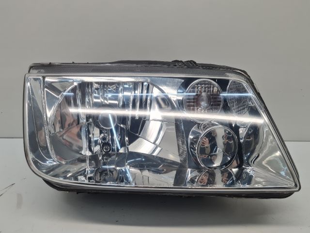 bontott VW BORA Jobb Fényszóró