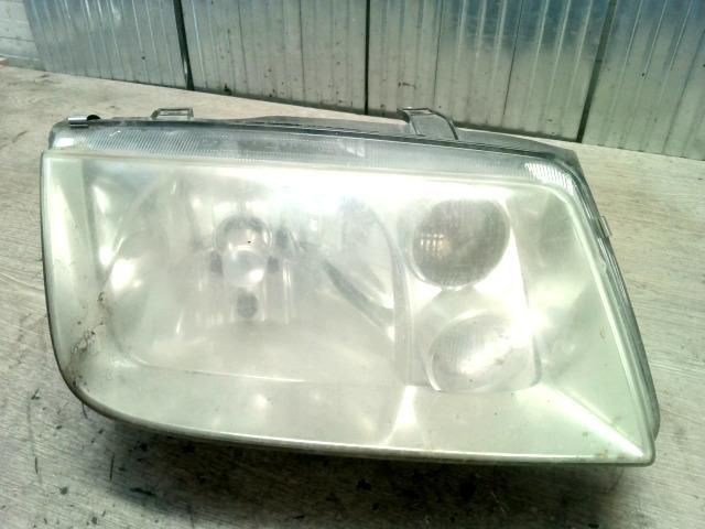 bontott VW BORA Jobb Fényszóró