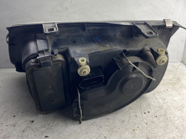 bontott VW BORA Jobb Fényszóró