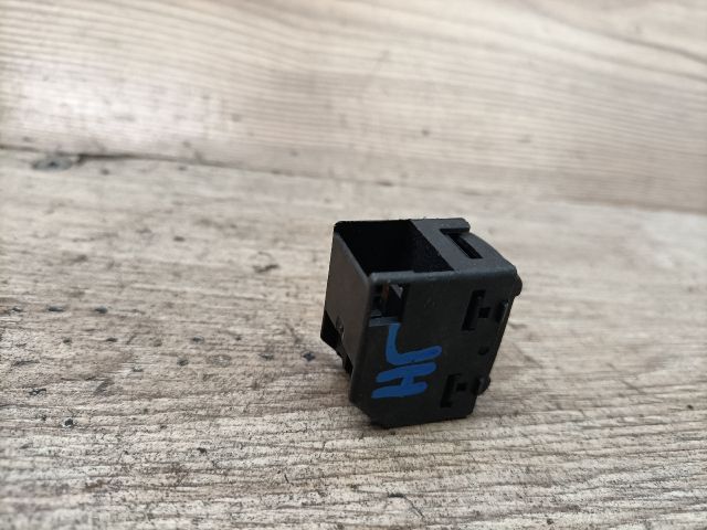 bontott VW BORA Jobb hátsó Ablakemelő Kapcsoló