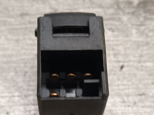 bontott VW BORA Jobb hátsó Ablakemelő Kapcsoló