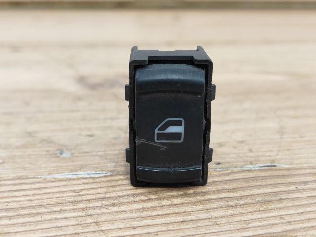 bontott VW BORA Jobb hátsó Ablakemelő Kapcsoló