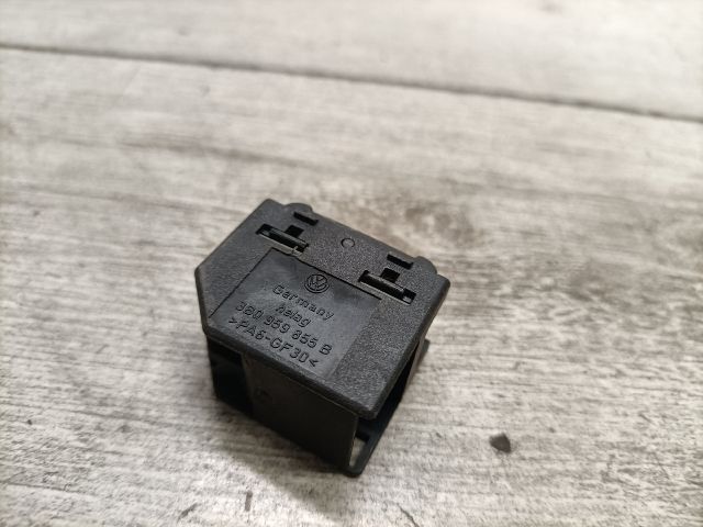 bontott VW BORA Jobb hátsó Ablakemelő Kapcsoló