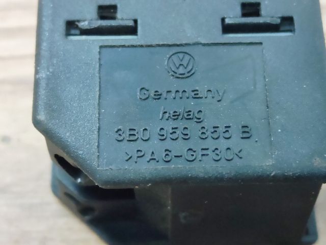 bontott VW BORA Jobb hátsó Ablakemelő Kapcsoló