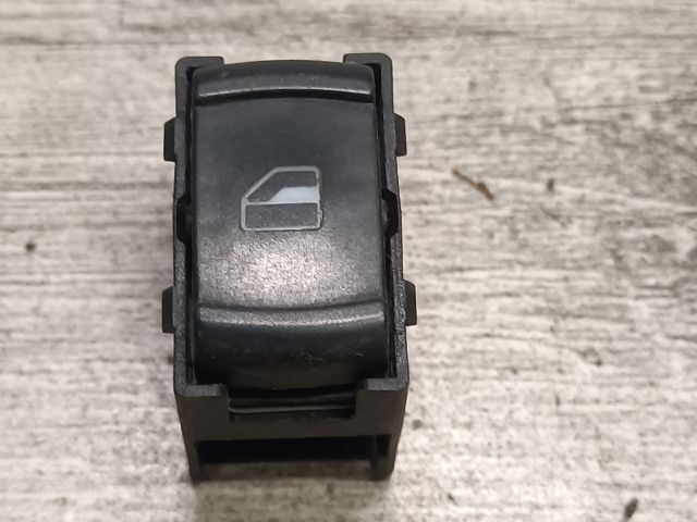 bontott VW BORA Jobb hátsó Ablakemelő Kapcsoló