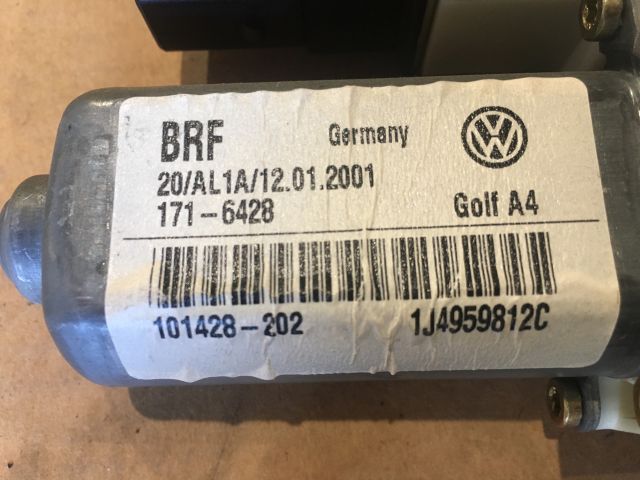 bontott VW BORA Jobb hátsó Ablakemelő Motor