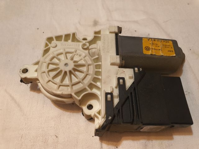 bontott VW BORA Jobb hátsó Ablakemelő Motor