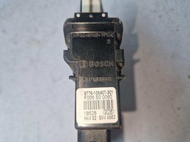 bontott VW BORA Jobb hátsó Ablakemelő Motor