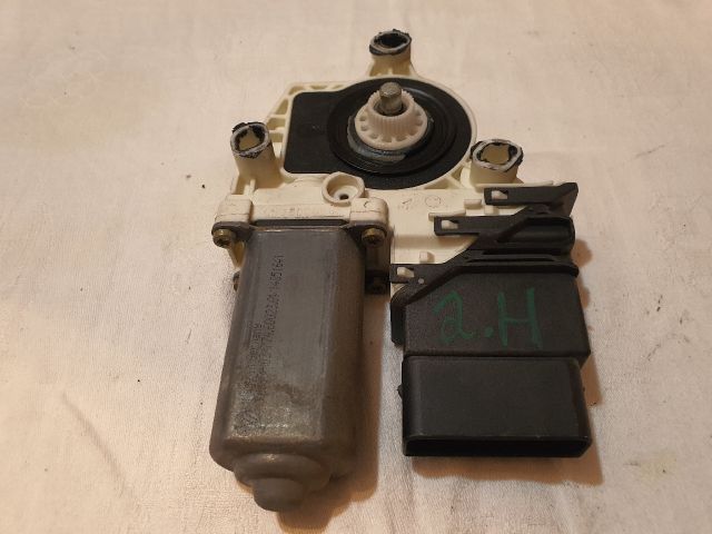 bontott VW BORA Jobb hátsó Ablakemelő Motor