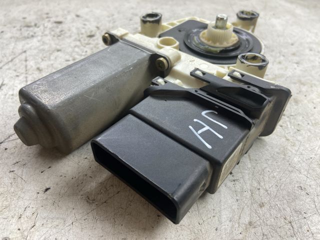 bontott VW BORA Jobb hátsó Ablakemelő Motor