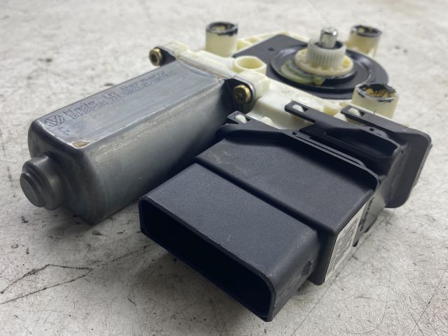 bontott VW BORA Jobb hátsó Ablakemelő Motor