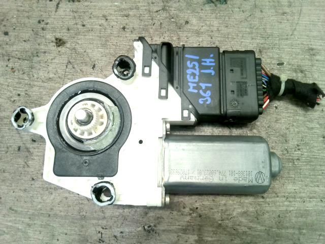 bontott VW BORA Jobb hátsó Ablakemelő Motor