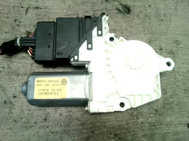 bontott VW BORA Jobb hátsó Ablakemelő Motor