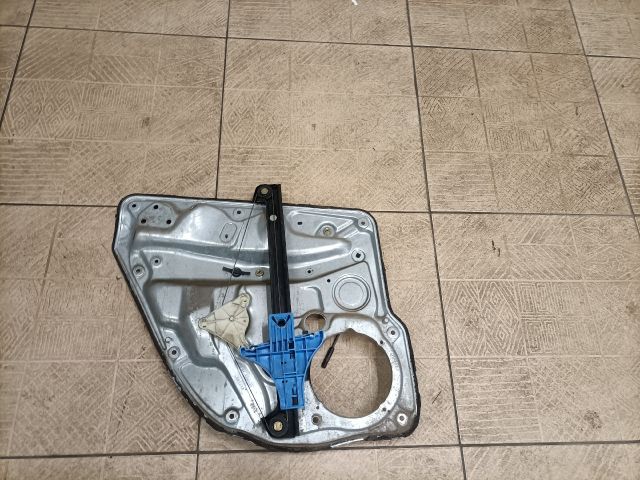 bontott VW BORA Jobb hátsó Ablakemelő Szerkezet (Elektromos)