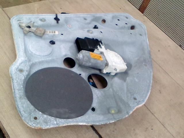 bontott VW BORA Jobb hátsó Ablakemelő Szerkezet (Elektromos)