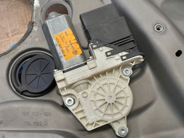 bontott VW BORA Jobb hátsó Ablakemelő Szerkezet (Elektromos)