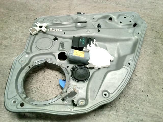 bontott VW BORA Jobb hátsó Ablakemelő Szerkezet (Elektromos)