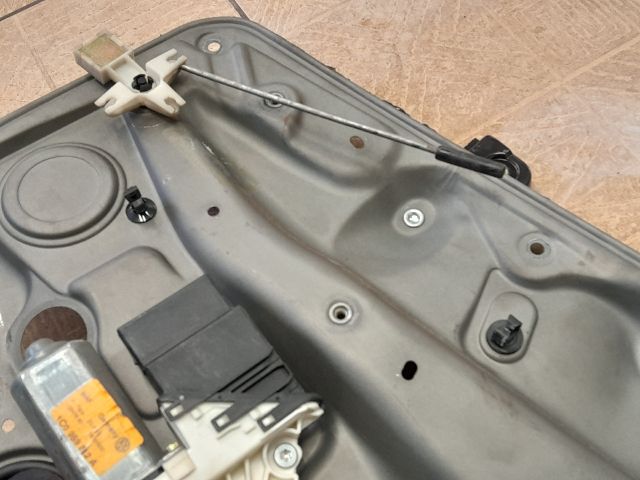 bontott VW BORA Jobb hátsó Ablakemelő Szerkezet (Elektromos)